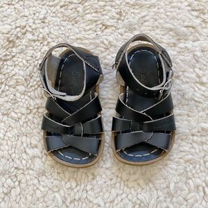 Saltwater Sandals size 4 toddler